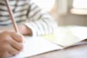 Waarom kinderen meer handmatig moeten schrijven: “Handschrift bepaalt alles!”